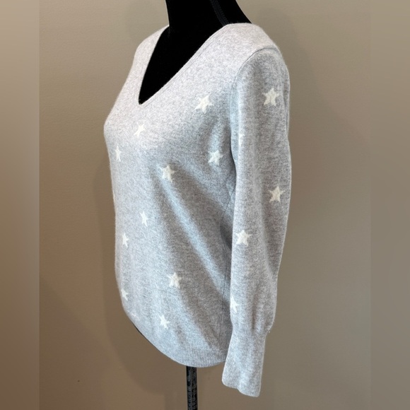 Women’s PURE COLLECTION Grey/White Stars Vneck 100% Cashmere sweater. Size 4 - Picture 2 of 5